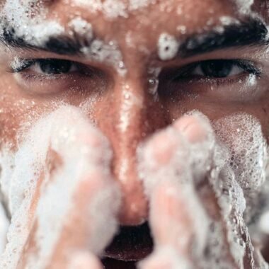 Terupdate Cara Memilih Pembersih Wajah Pria 2026