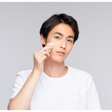 Pria Harus Tau! Ini Cara Pilih Serum Wajah Pria Yang Tepat!